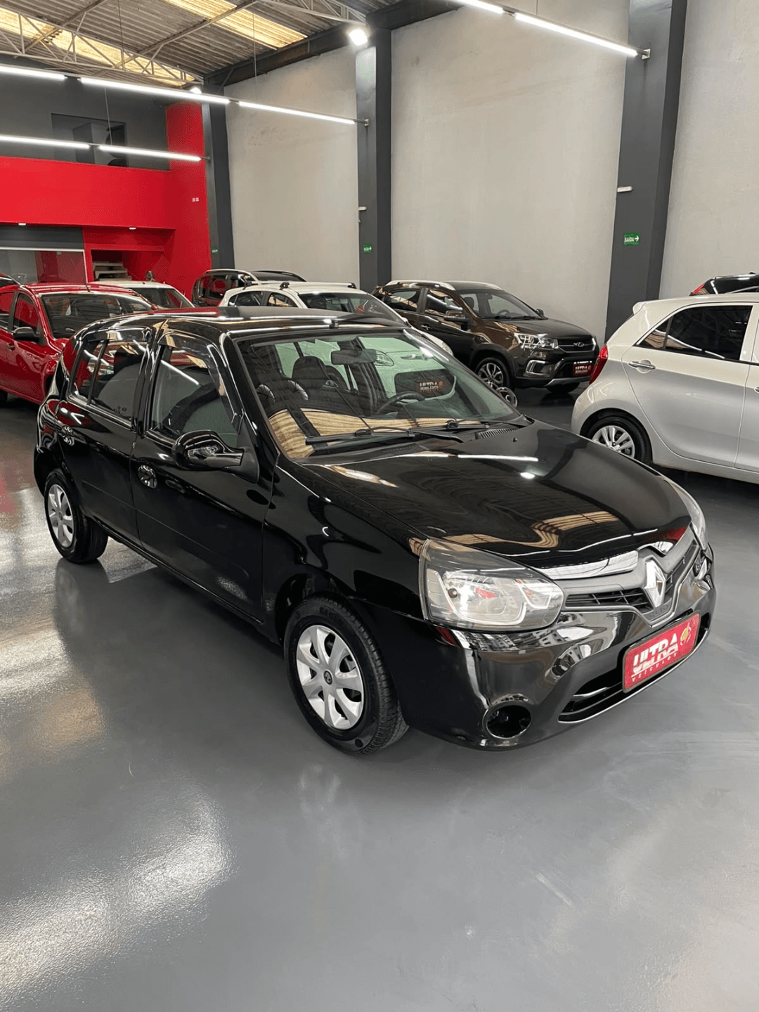 Renault Clio Expression 1.0, foto 1 de 13